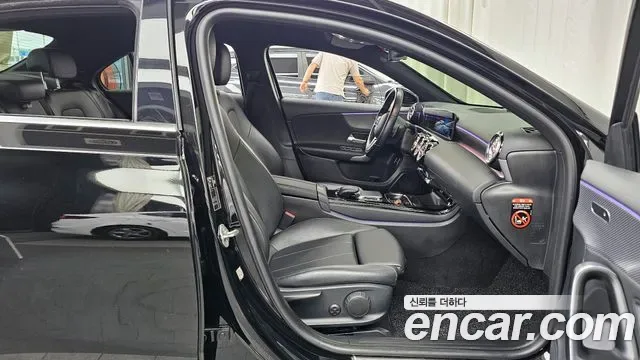 Mercedes-Benz A-Class A220, миниатюра 3