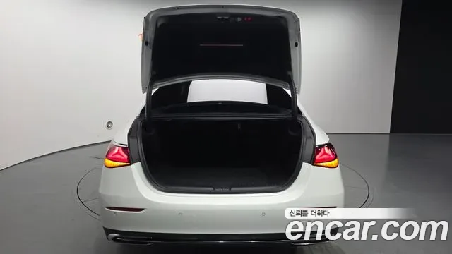 Mercedes-Benz E-Class E220d 4MATIC, миниатюра 12