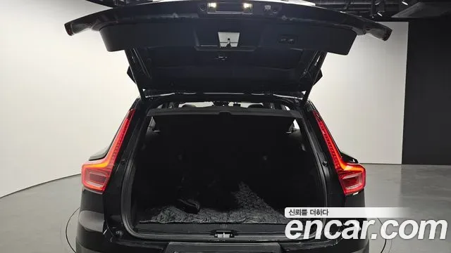 Volvo XC40 B4, миниатюра 5