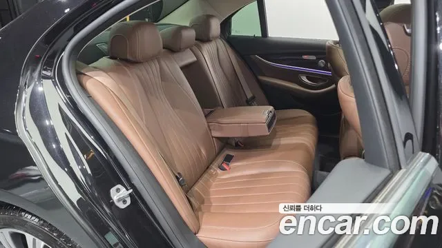 Mercedes-Benz E-Class E450 4MATIC, миниатюра 6