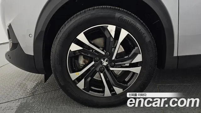 Peugeot E-2008 EV GT, миниатюра 12