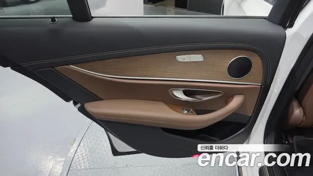 Mercedes-Benz E-Class E220d 4MATIC, миниатюра 25