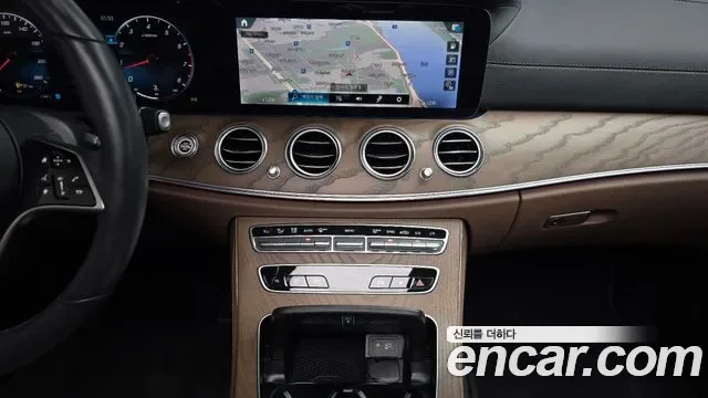 Mercedes-Benz E-Class E250, миниатюра 15
