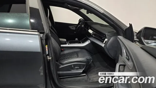 Audi Q8 55 TFSI Premium, миниатюра 4