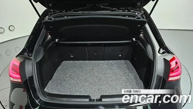 Mercedes-Benz A-Class AMG A45 4MATIC+, миниатюра 9