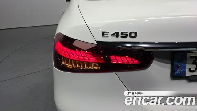 Mercedes-Benz E-Class E450 4MATIC, миниатюра 13
