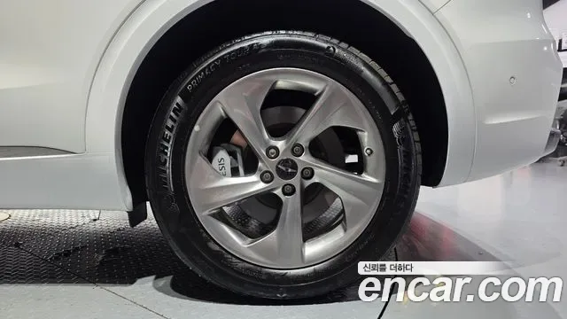 Genesis GV70 2.5T бензин 2WD ( ), миниатюра 10