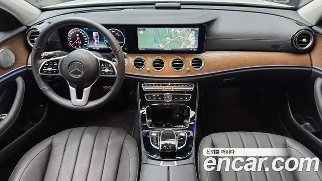 Mercedes-Benz E-Class E300 4MATIC, миниатюра 27
