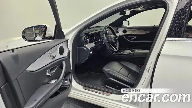Mercedes-Benz E-Class E250, миниатюра 2