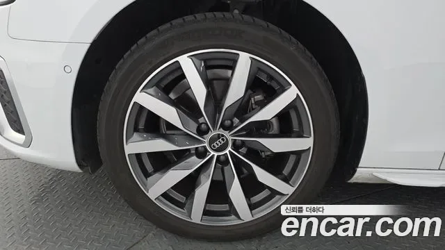 Audi A4 40 TFSI Premium, миниатюра 2
