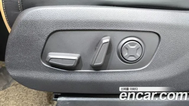 Kia Carnival бензин 7 мест Signature, миниатюра 9