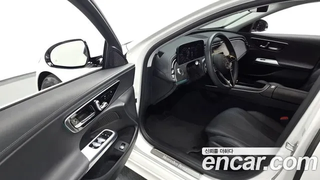 Mercedes-Benz E-Class E200, миниатюра 28
