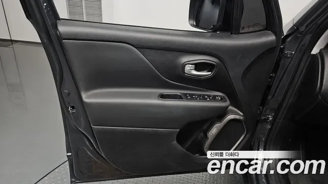 Jeep Renegade, миниатюра 2