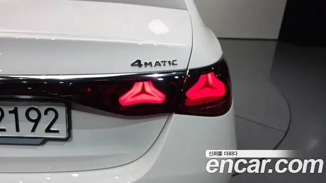 Mercedes-Benz E-Class E300 4MATIC, миниатюра 8
