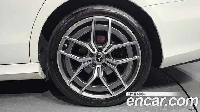 Mercedes-Benz E-Class E220d 4MATIC AMG Line, миниатюра 4