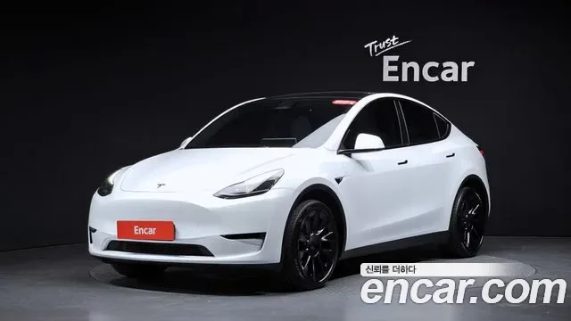 Tesla Y AWD