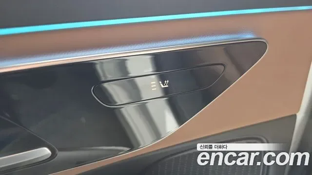 Mercedes-Benz E-Class E200, миниатюра 7