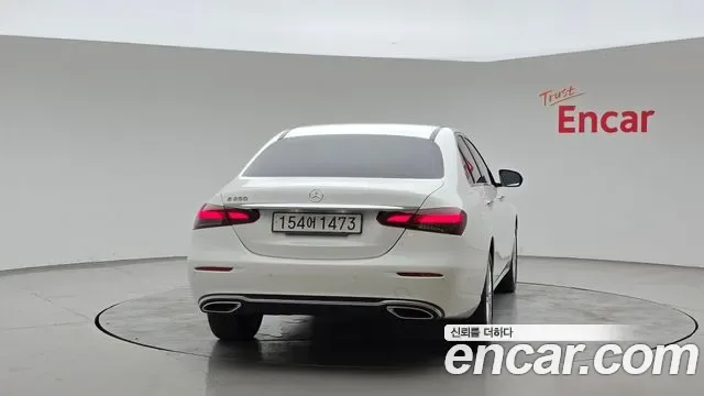 Mercedes-Benz E-Class E250, миниатюра 3
