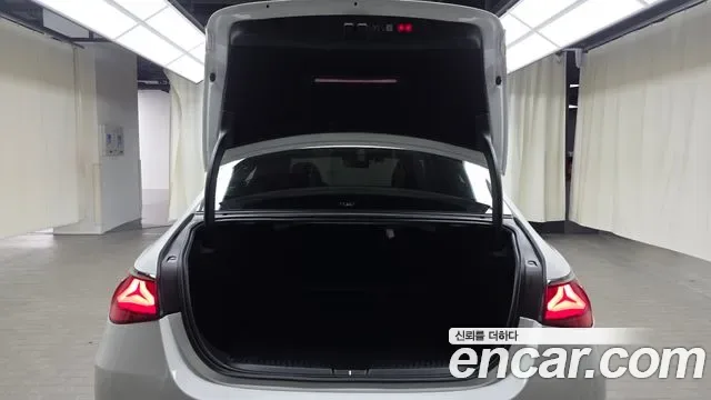 Mercedes-Benz E-Class E300 4MATIC AMG Line, миниатюра 24