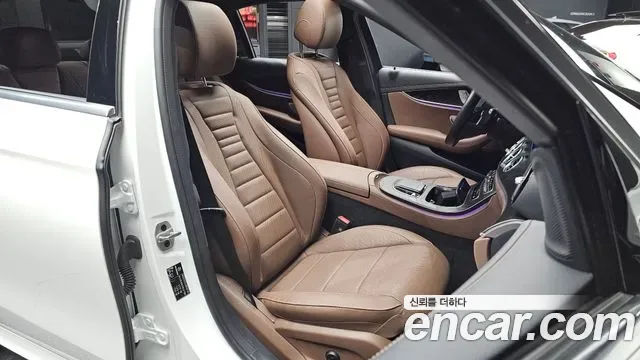 Mercedes-Benz E-Class E250 AMG Line, миниатюра 18