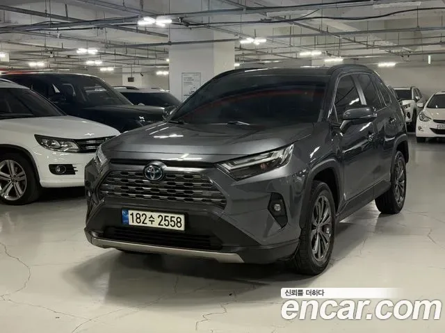 Toyota RAV4 2.5 4WD гибрид