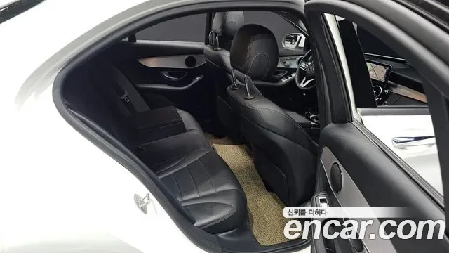 Mercedes-Benz C-Class C200, миниатюра 23