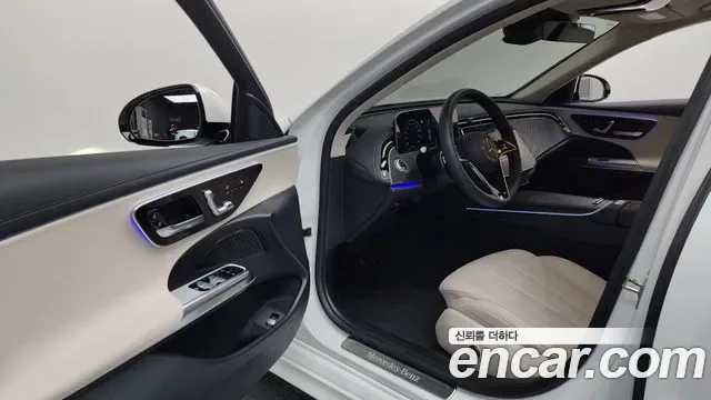 Mercedes-Benz E-Class E200, миниатюра 18