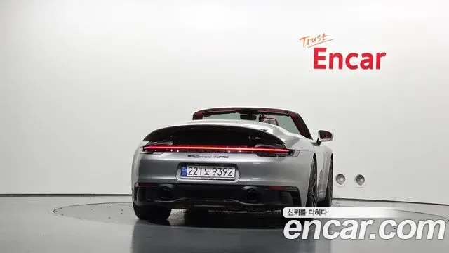 Porsche 911 4 GTS, миниатюра 6