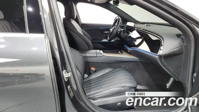 Mercedes-Benz E-Class E300 4MATIC, миниатюра 9