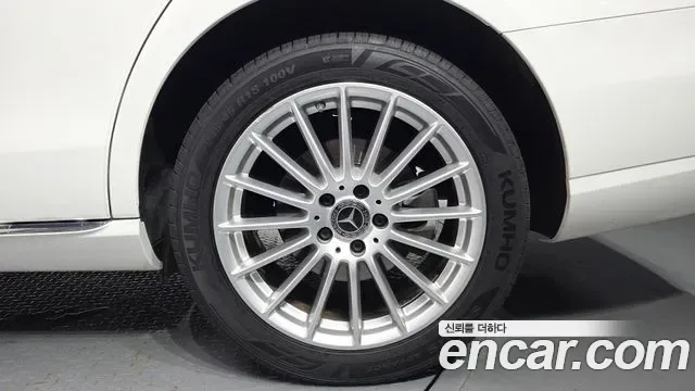 Mercedes-Benz E-Class E250, миниатюра 13