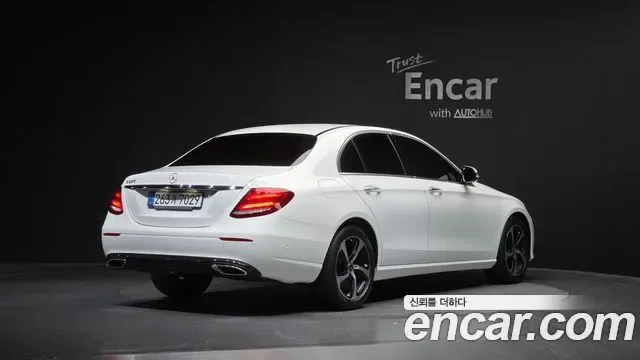Mercedes-Benz E-Class E250, миниатюра 15