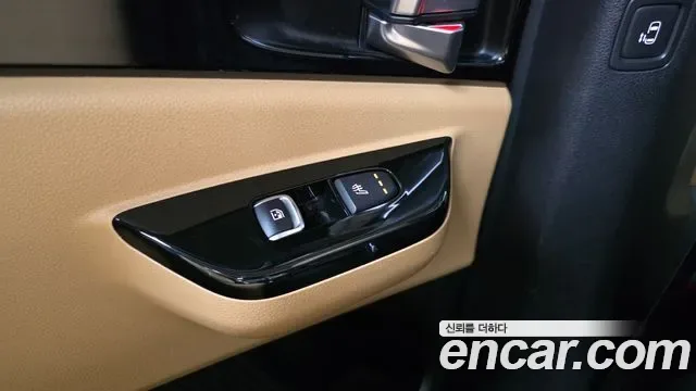 Kia Carnival дизель 9 мест, миниатюра 7