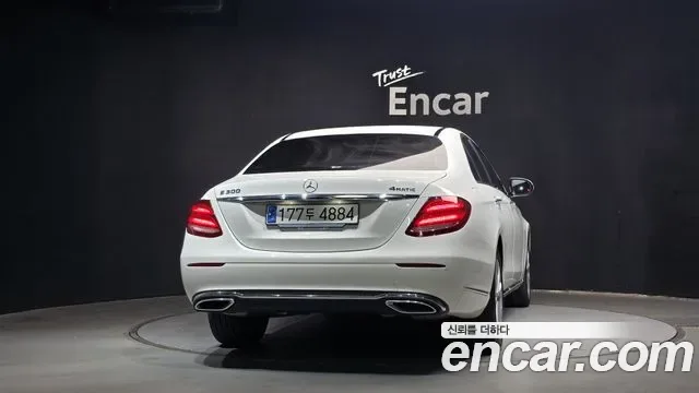 Mercedes-Benz E-Class E300 4MATIC, миниатюра 14