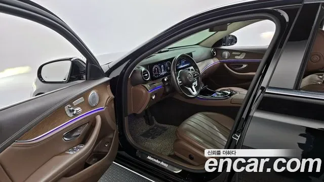 Mercedes-Benz E-Class E300 4MATIC, миниатюра 20