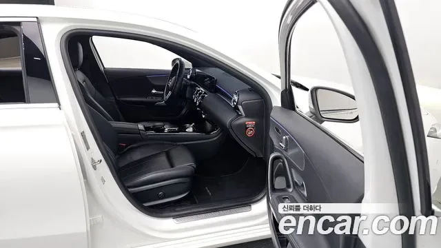 Mercedes-Benz A-Class A220, миниатюра 7