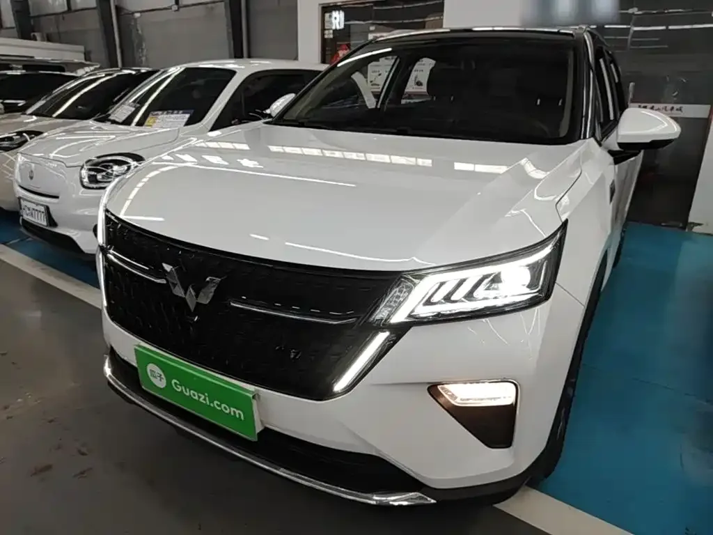 Wuling Asta