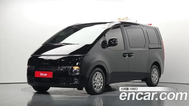 Hyundai Staria 3 мест Modern