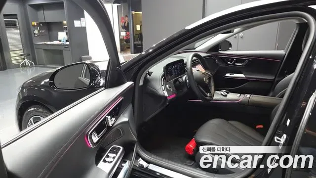 Mercedes-Benz E-Class E200, миниатюра 8