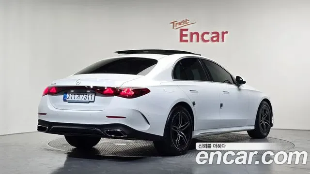 Mercedes-Benz E-Class E200 AMG Line, миниатюра 27