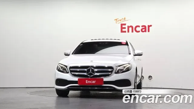 Mercedes-Benz E-Class E300, миниатюра 7