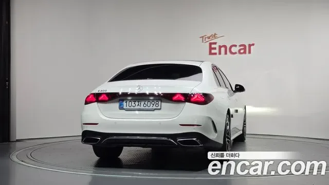 Mercedes-Benz E-Class E200 AMG Line, миниатюра 10