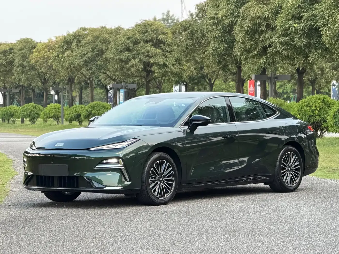 Geely Galaxy Xingyao 8