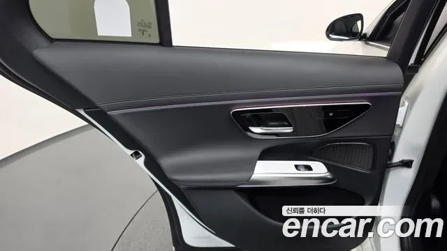 Mercedes-Benz E-Class E200, миниатюра 18