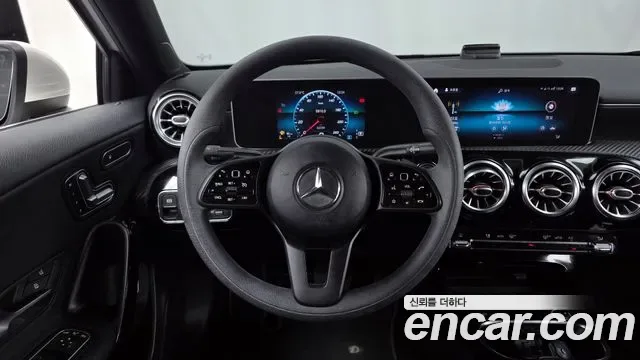 Mercedes-Benz A-Class A220, миниатюра 20