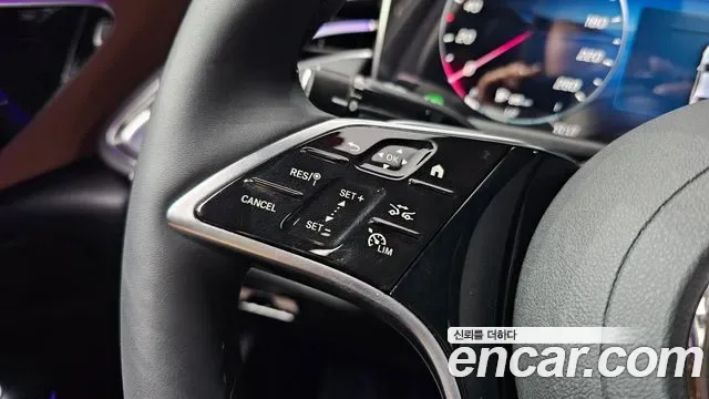 Mercedes-Benz E-Class E200, миниатюра 2