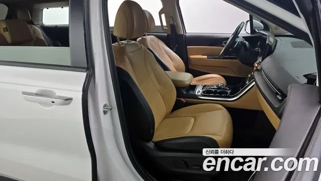 Kia Carnival дизель 9 мест, миниатюра 7