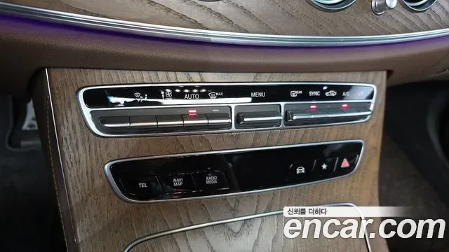 Mercedes-Benz E-Class E250, миниатюра 14