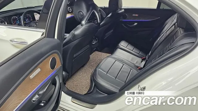Mercedes-Benz E-Class E250, миниатюра 8