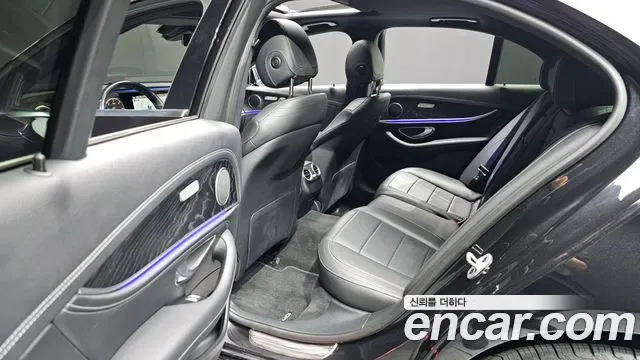 Mercedes-Benz E-Class E220d 4MATIC AMG Line, миниатюра 28