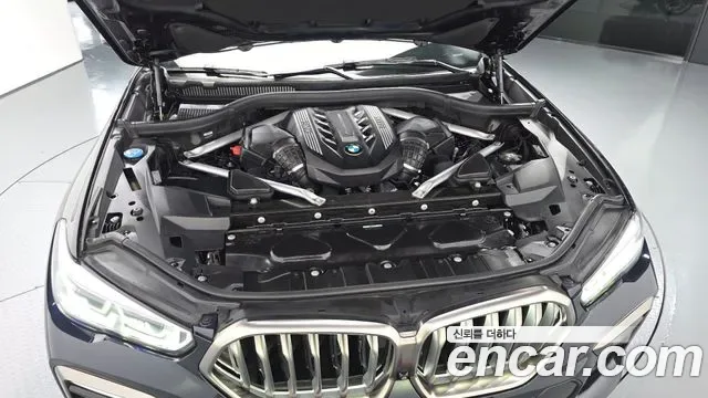 BMW X6 M50i, миниатюра 20